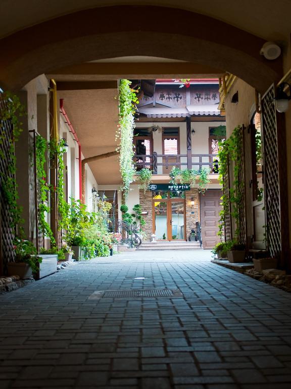 Hotel Galany Rădăuţi Extérieur photo