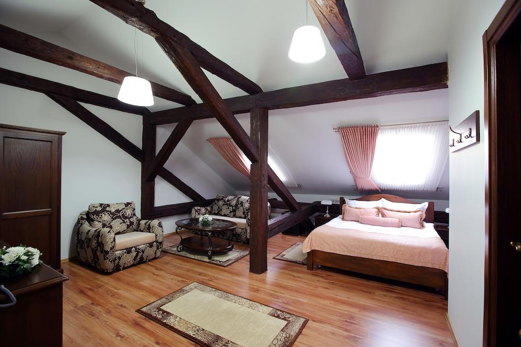 Hotel Galany Rădăuţi Extérieur photo