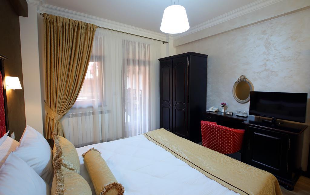 Hotel Galany Rădăuţi Extérieur photo