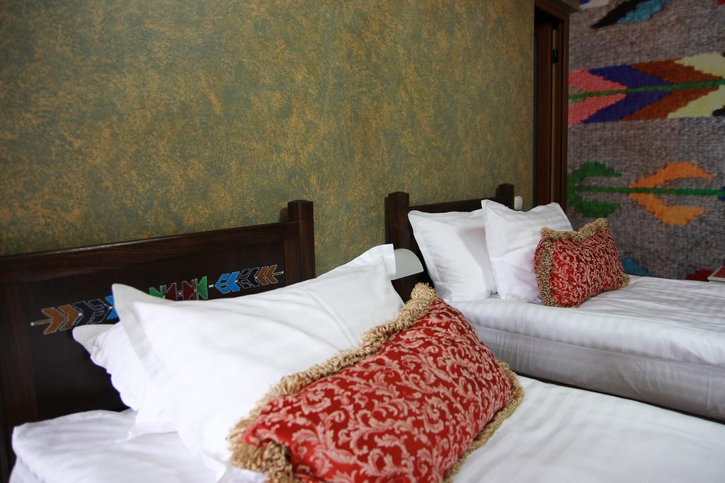 Hotel Galany Rădăuţi Extérieur photo